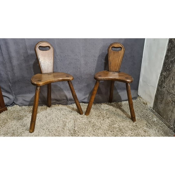 Image 1 of Paire de chaises tripodes brutales en chêne massif