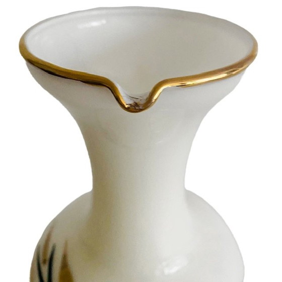 Image 1 of Vintage art deco vase opaline blanc 1930s