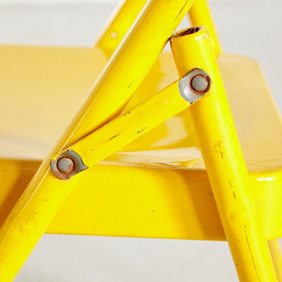 Image 1 of Chaise vintage pliante jaune