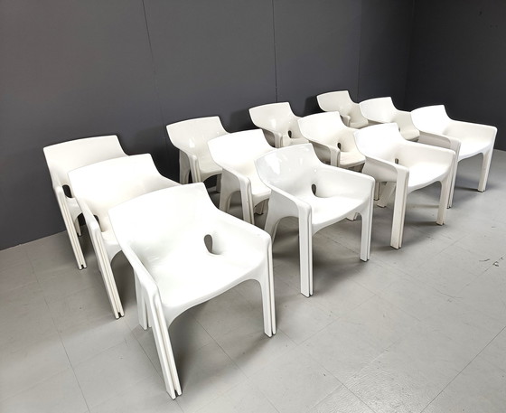 Image 1 of Ensemble de 12 chaises de salle à manger Gaudi par Vico Magistretti pour Artemide, 1970S