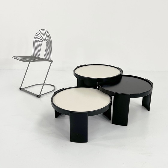 Image 1 of Ensemble de 3 grandes tables gigognes réversibles par Gianfranco Frattini pour Cassina, 60S