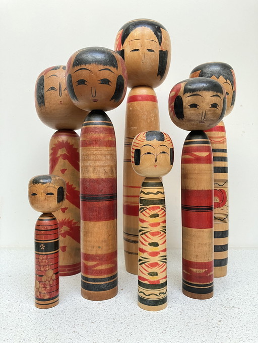 7x Poupées traditionnelles Kokeshi