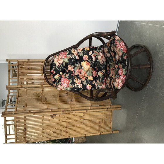 Image 1 of Fauteuil pivotant vintage en rotin avec coussin