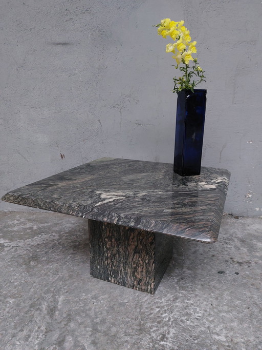 Table basse en marbre gris