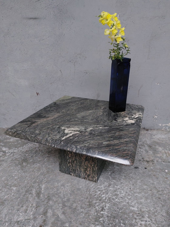 Image 1 of Table basse en marbre gris