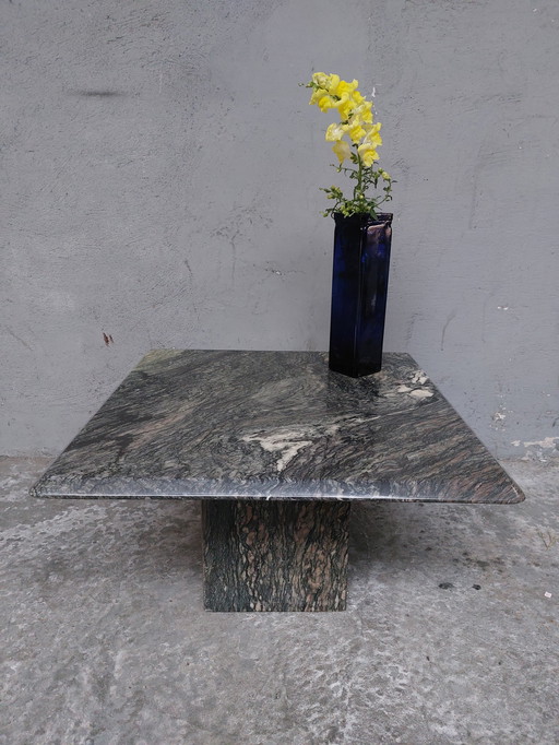 Table basse en marbre gris