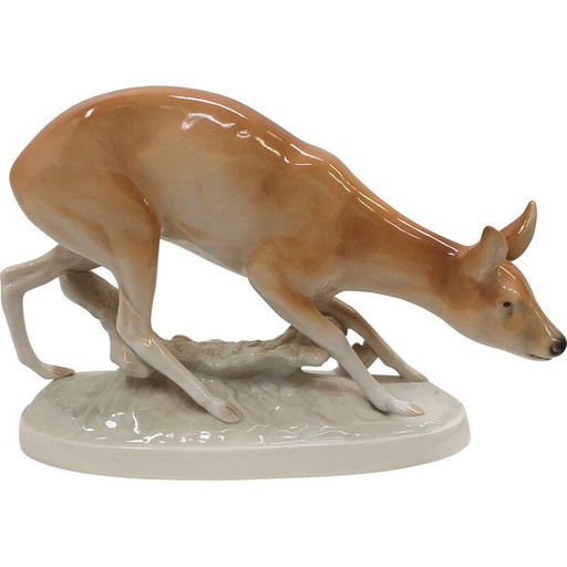 Statue vintage en porcelaine Doe, Tchécoslovaquie années 1960