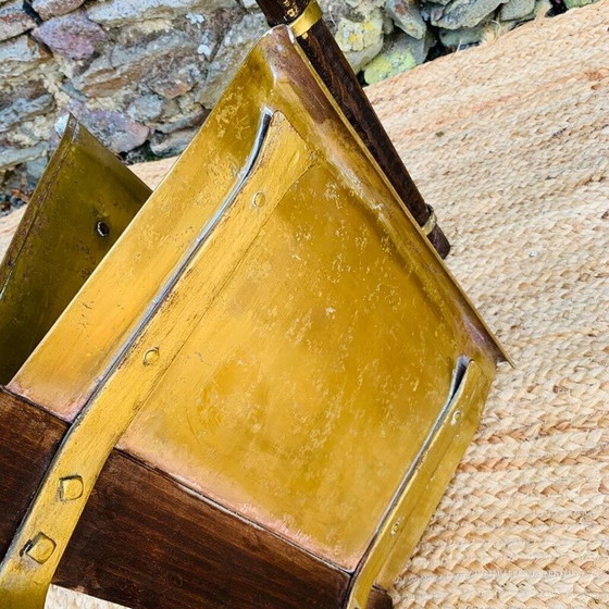 Image 1 of Porte-revues vintage en bois et laiton