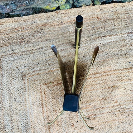 Image 1 of Porte-revues vintage en bois et laiton