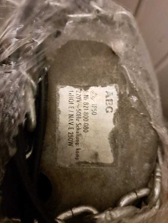 Image 1 of Lampes suspendues industrielles Aeg