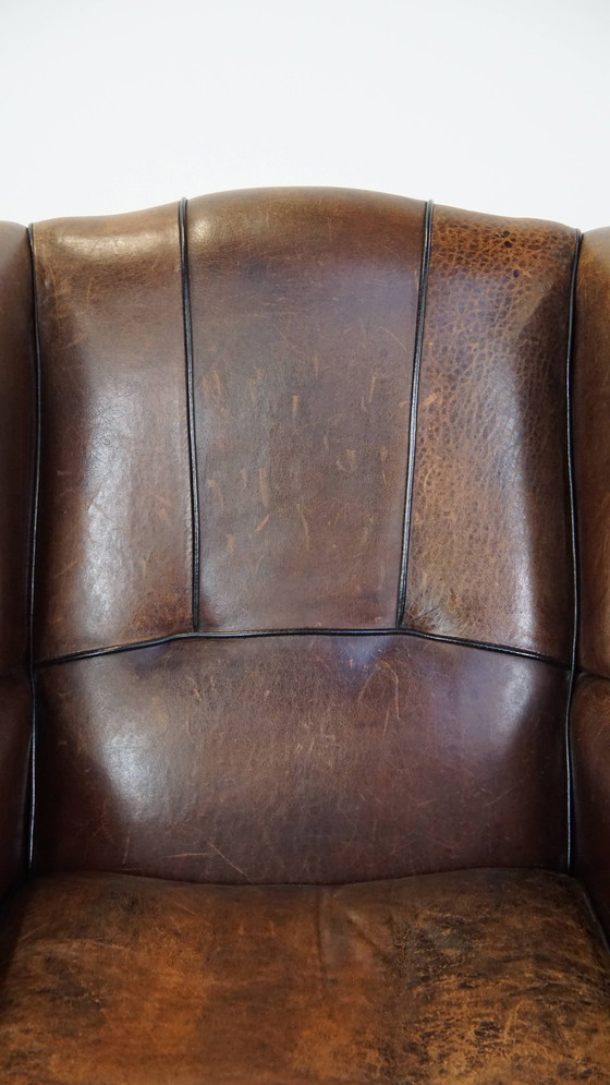 Image 1 of Fauteuil à oreilles en peau de mouton