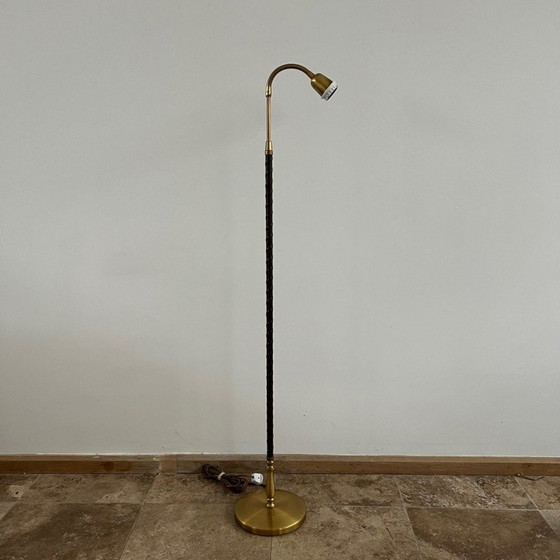 Image 1 of Lampadaire vintage danois en laiton et cuir, Danemark années 1960