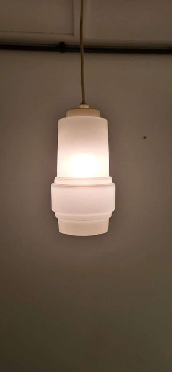 Image 1 of Lampe pendante Art Déco en verre au lait