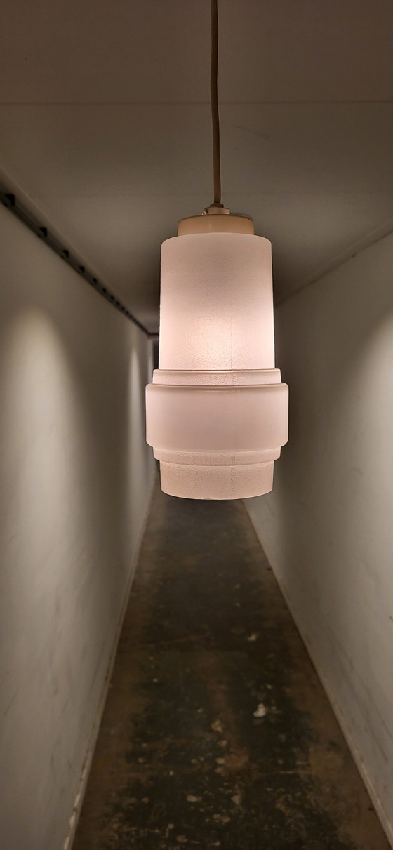 Image 1 of Lampe pendante Art Déco en verre au lait