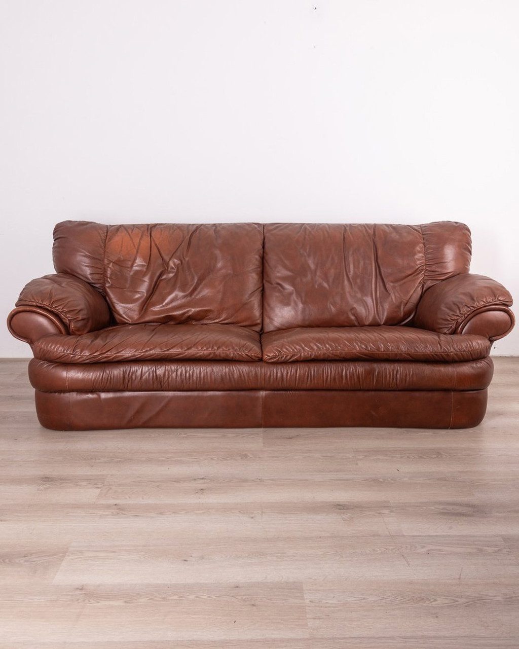 Canapé Vintage En Cuir Marron – 1 Place – Hauteur 105cm, Largeur 70cm