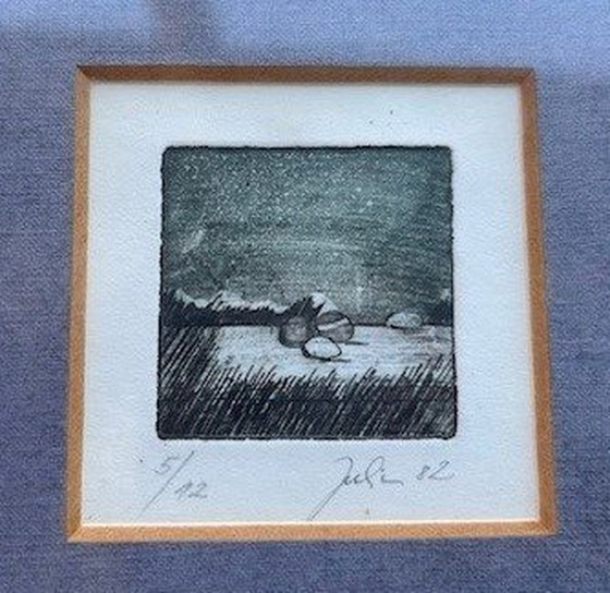 Image 1 of 2 petites gravures dans un cadre bleu