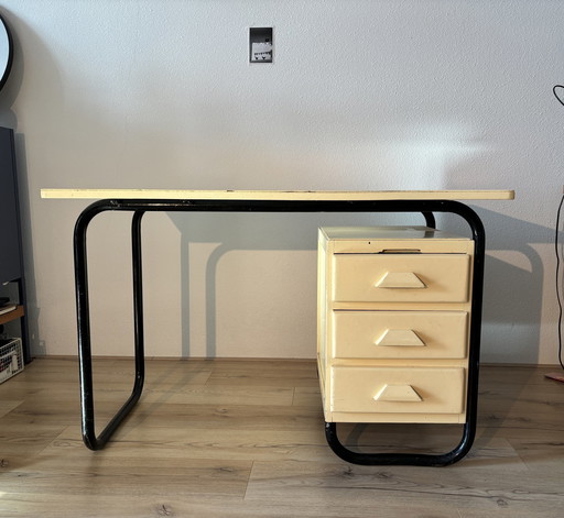 Bureau vintage de style Bauhaus