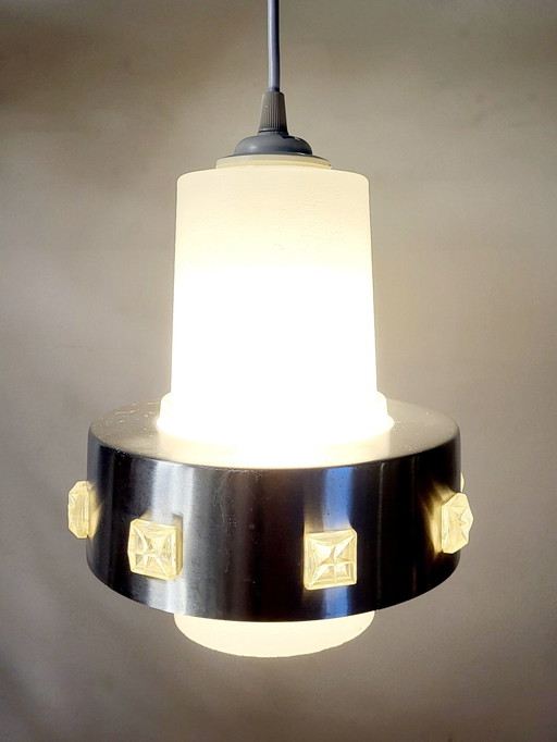 Lampe suspendue de l'ère spatiale, chrome et verre dépoli, années 1960-1970