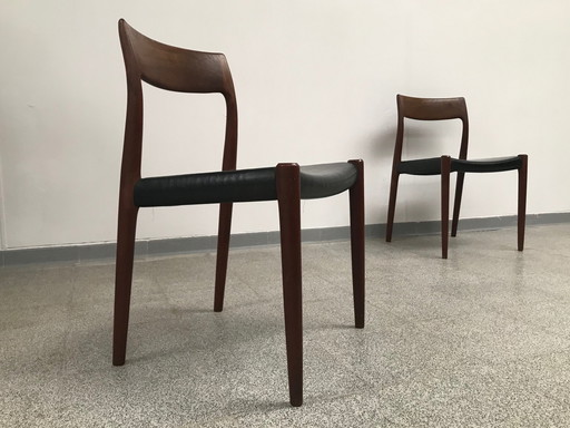 2 chaises de salle à manger Niel Otto Møller modèle 77