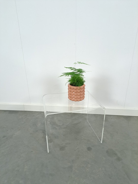 Image 1 of Table en plexiglas courbée en plastique, table d'appoint