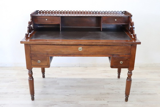 Image 1 of Bureau ancien en bois