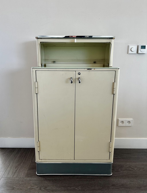 Cabinet de médecin Maquet | 1950s