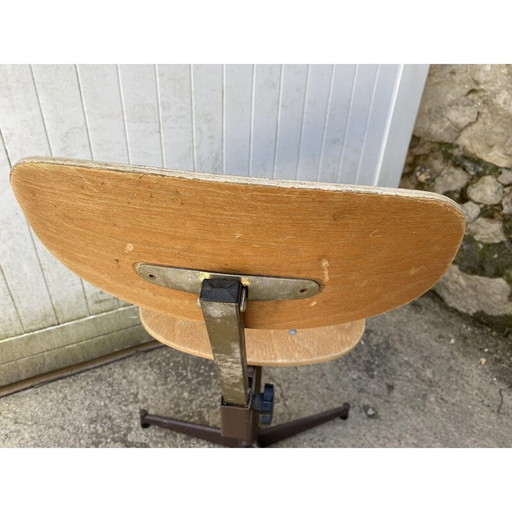 Chaise pivotante industrielle vintage A en bois et métal, 1950