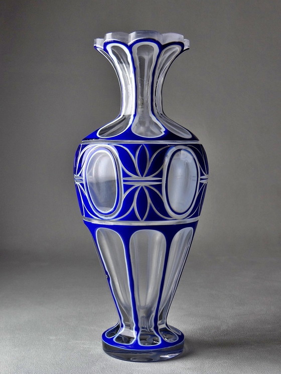 Image 1 of Rare Petit Vase Balustre Cristal "Overlay" Taillé Émail Bleu Et Blanc Ancien