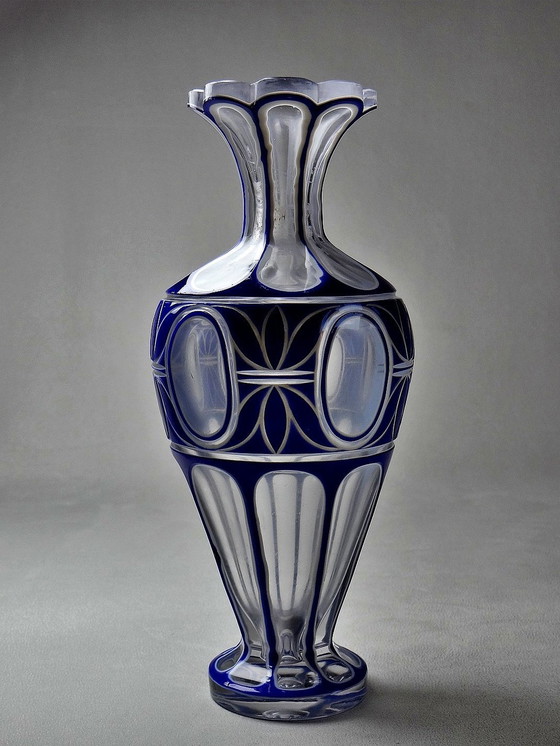 Image 1 of Rare Petit Vase Balustre Cristal "Overlay" Taillé Émail Bleu Et Blanc Ancien