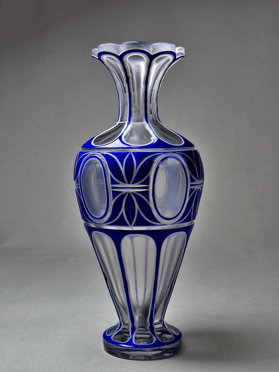 Image 1 of Rare Petit Vase Balustre Cristal "Overlay" Taillé Émail Bleu Et Blanc Ancien