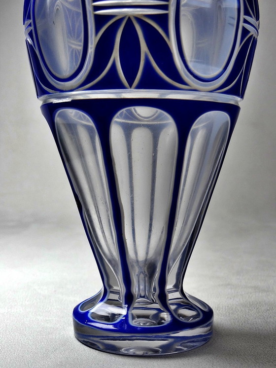 Image 1 of Rare Petit Vase Balustre Cristal "Overlay" Taillé Émail Bleu Et Blanc Ancien