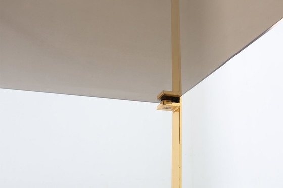 Image 1 of  Table basse moderne du Mid Century avec base plaquée or et plateau en verre, 1970S