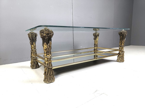 Image 1 of Table basse à fleurs en laiton, 1970S