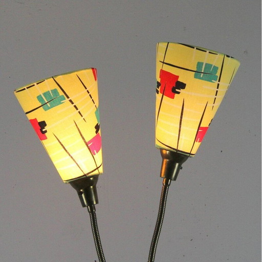 Lampadaire vintage en bois de teck avec base en fer laqué et laiton, France 1950