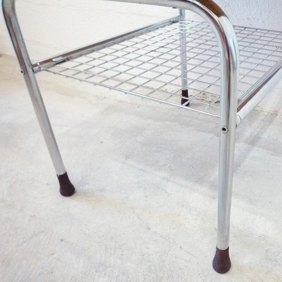 Image 1 of Table d'appoint avec porte-revues - 1990