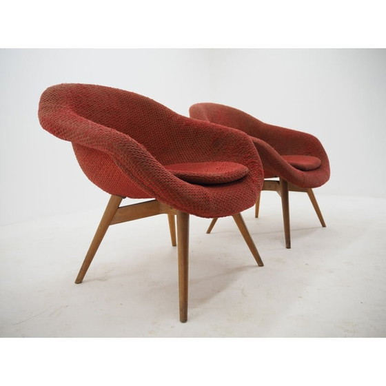 Image 1 of Paire de fauteuils vintage en bois et peau de mouton synthétique par Miroslav Navratil, Tchécoslovaquie 1960