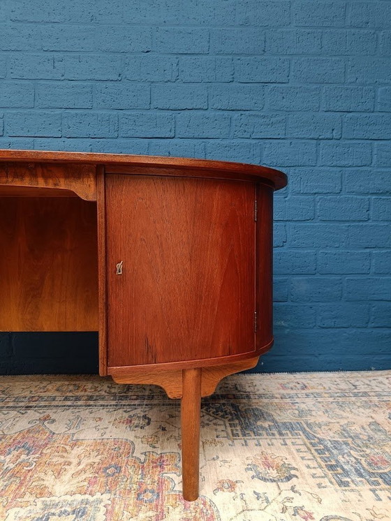 Image 1 of Bureau vintage au design danois