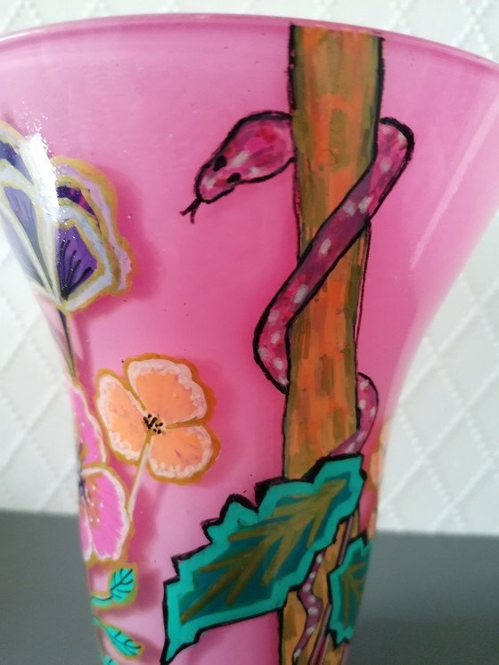 Image 1 of Vase peint à la main "Panthère rose", Artiste Evalien Ritmeester