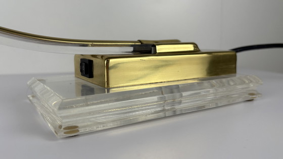 Image 1 of Lampe de table vintage en plexiglas Serpent Lucite Or Cobra Laiton