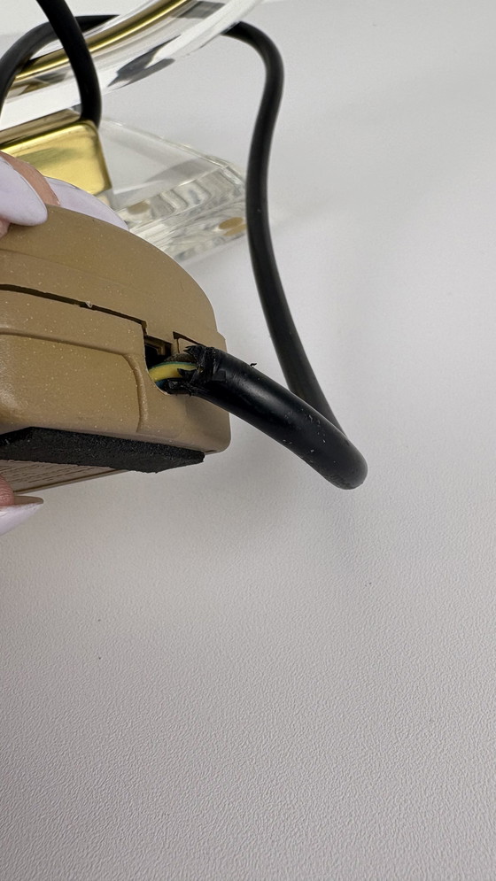 Image 1 of Lampe de table vintage en plexiglas Serpent Lucite Or Cobra Laiton