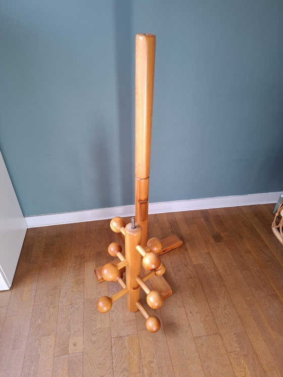 Image 1 of Porte Manteau en Pin