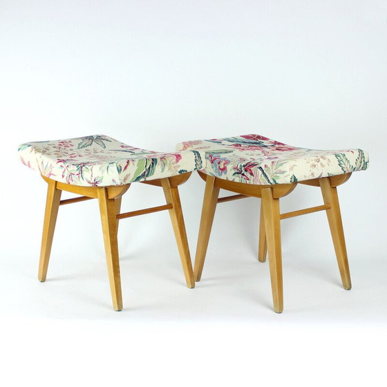 Image 1 of Tabouret du milieu du siècle en bois de chêne et lin par Ton, Tchécoslovaquie années 1960