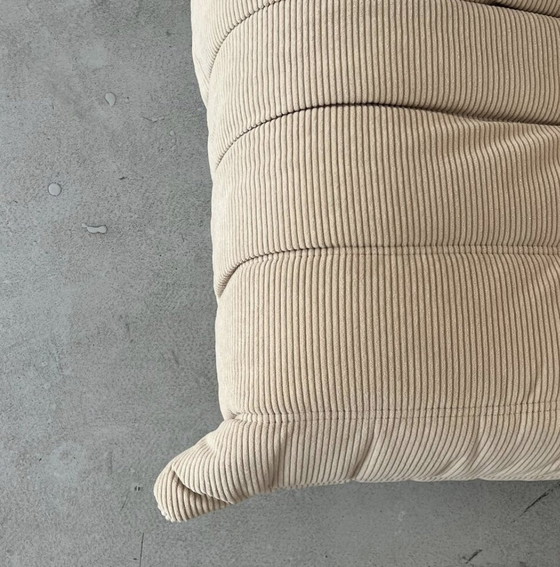 Image 1 of Chauffeuse Togo en Velours Beige Cotelet