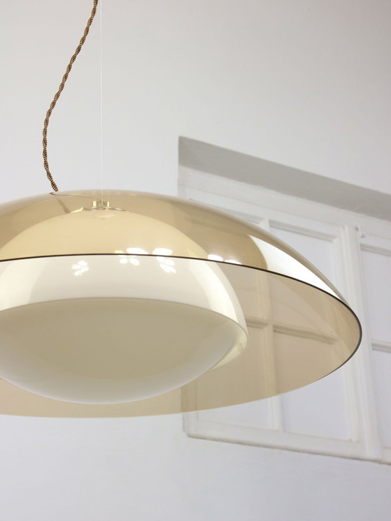 Image 1 of Rare lampe Ufo Space Age de Guzzini en marron clair, 1970S