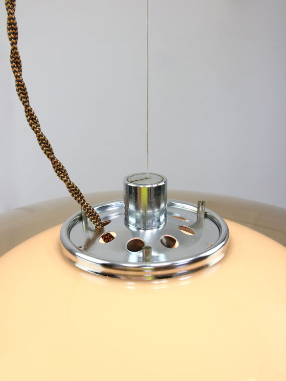 Image 1 of Rare lampe Ufo Space Age de Guzzini en marron clair, 1970S
