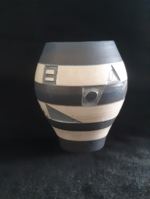 Vase Sgraffito de Frans Tuinsta, tourné à la main, signé et daté (1960).