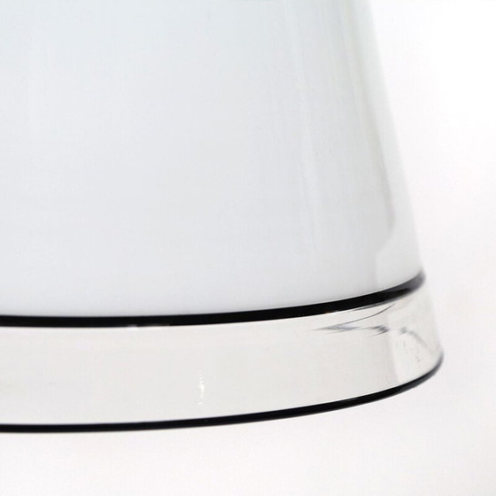 Image 1 of Lustre vintage en verre blanc avec bords noirs, 1970