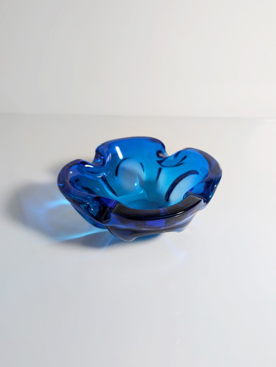 Image 1 of Vintage Bohème Cendrier Floral Coupe Cz Verre Bleu Fleur 60Er 70Er Seguso Cobalt Ultramarine Bleu 70Er 70S 1970