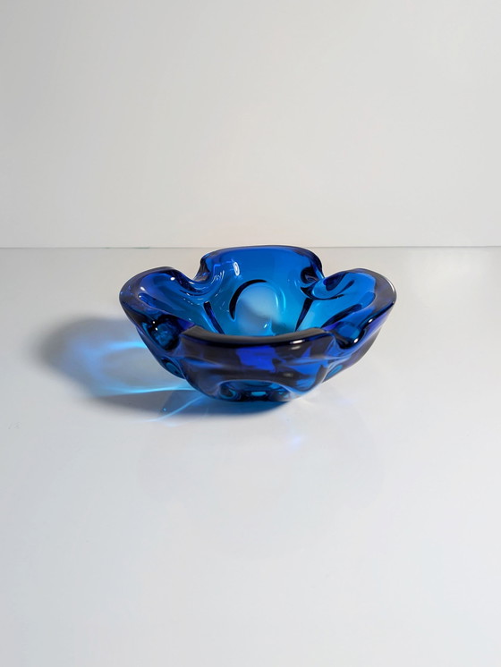 Image 1 of Vintage Bohème Cendrier Floral Coupe Cz Verre Bleu Fleur 60Er 70Er Seguso Cobalt Ultramarine Bleu 70Er 70S 1970
