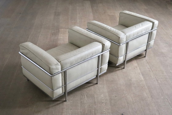 Image 1 of Fauteuils Cassina Lc3 de Le Corbusier en cuir crème, Italie 1980S